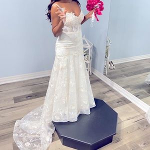 Wedding dress